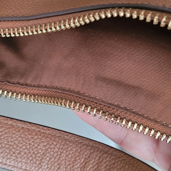 Coach Harley Hobo In Pebble Leather Gold/Brown F38259 - Picture 16 of 16